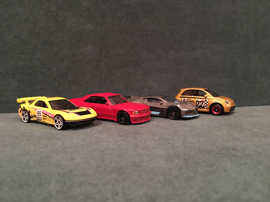 Продаю машинки hot wheels
