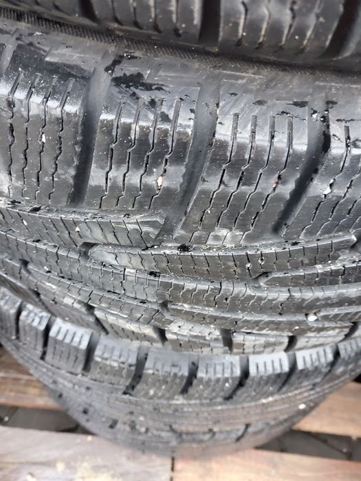 Anvelope cauciucuri de iarna 225/60/17 225 60 17 Nokian Nordman