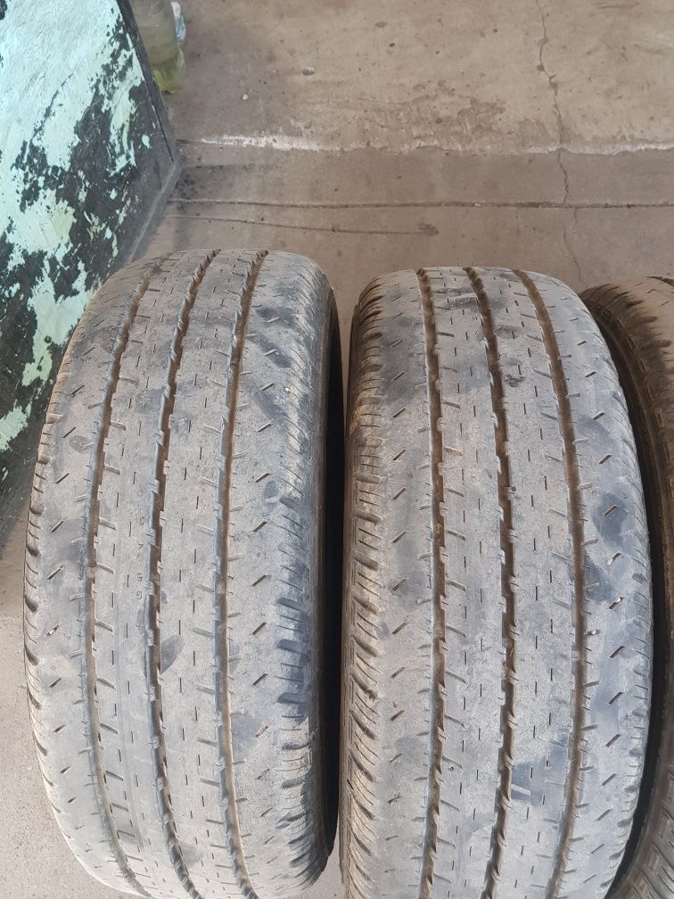 Nokian 225.70.15 бус