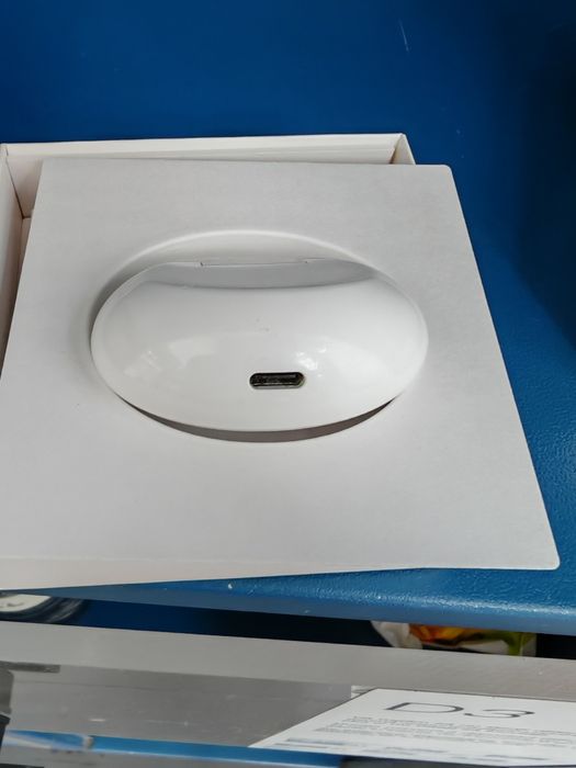 Vînd căști defecte merge decît o cască Dreapta. 50lei.