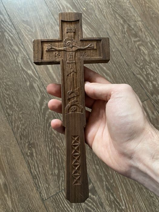 Cruce sculptata manual