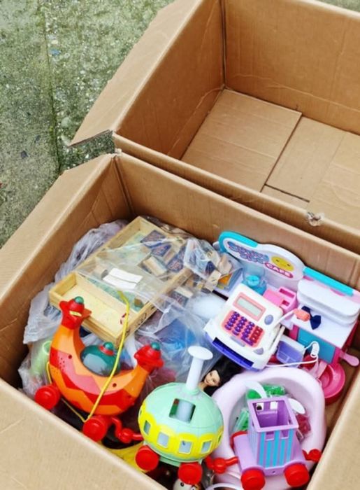 Cutie mare cu jucării