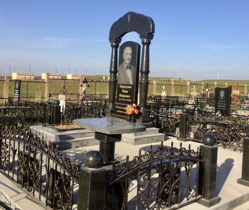 Памятники в Шымкенте