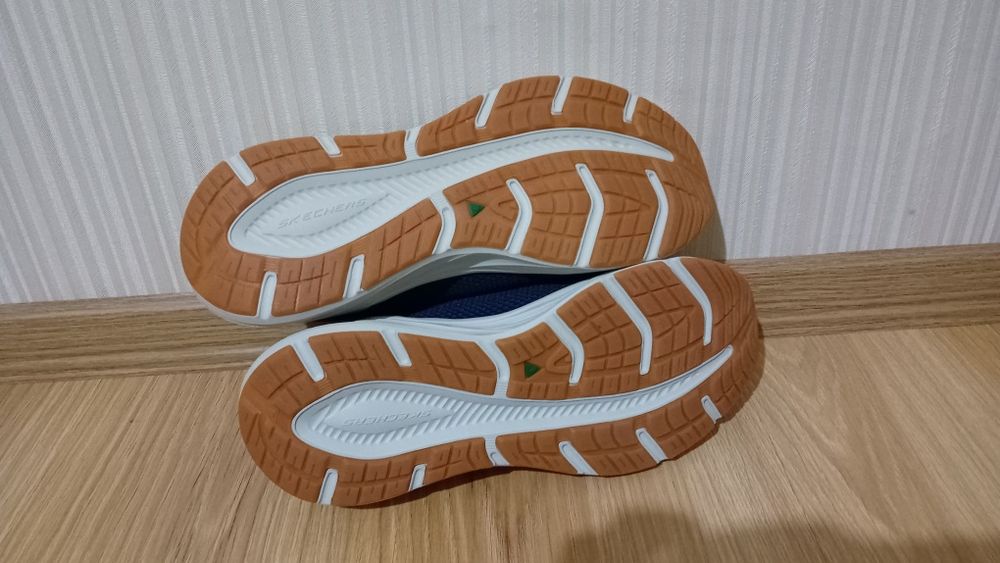 Дамски обувки 40 номер Skechers 27см