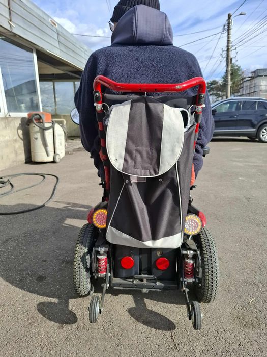 OTTO BOCK B 500 cărucior electric rulant ptr persoane cu dizabilități