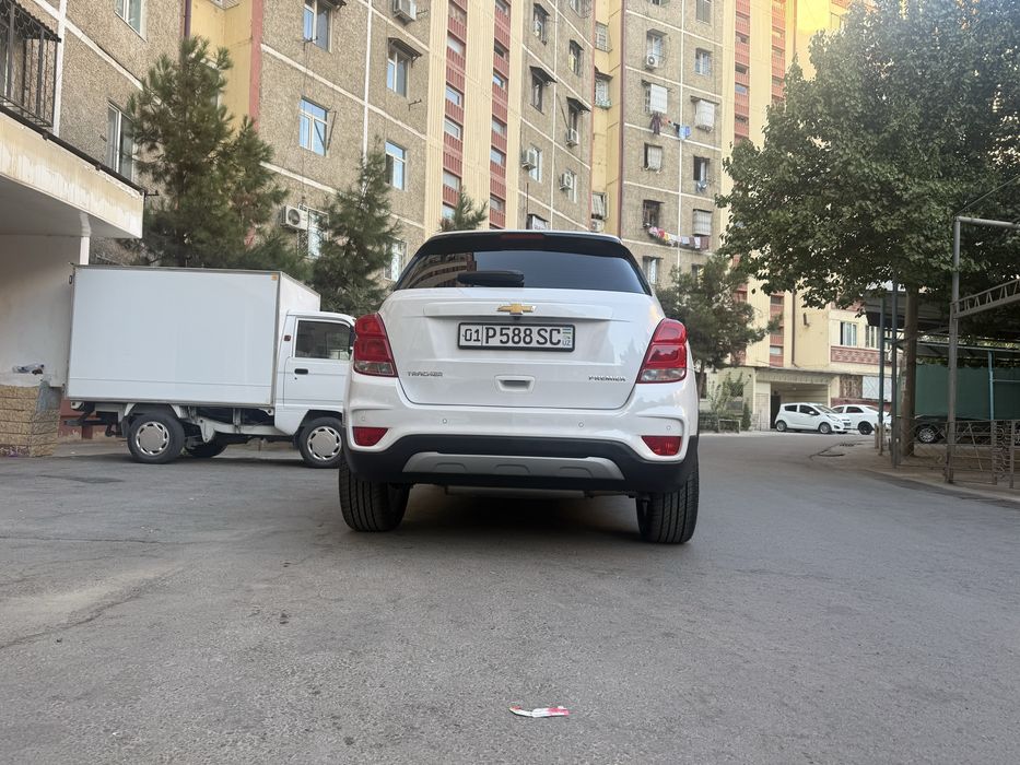 tracker 1 premier