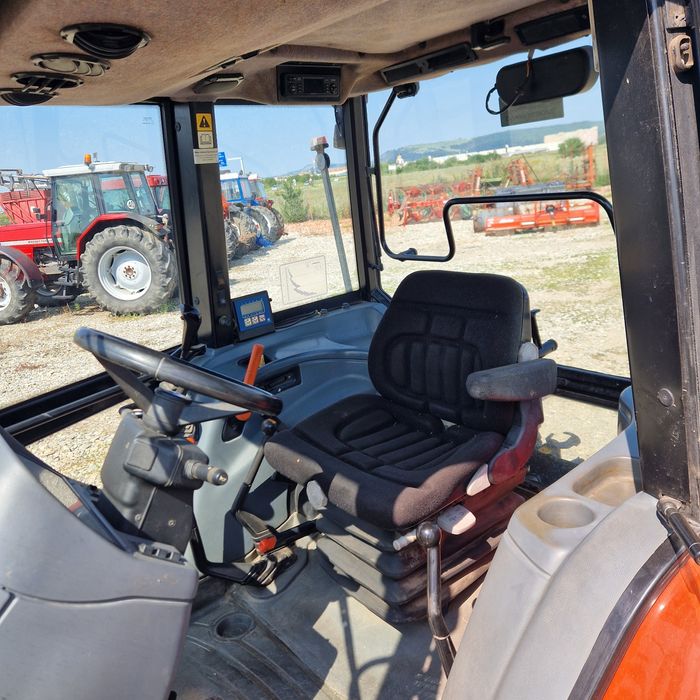 New Holland L95 Cu încărcător frontal