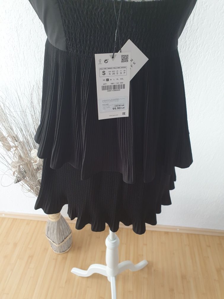 Rochie neagră (Zara )