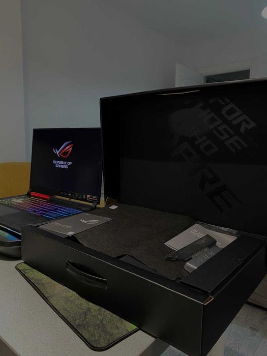 Laptop Gaming Asus ROG Strix 17.3" WQHD/RX 6800M 12GB/R9 5900HX 4.6GHz