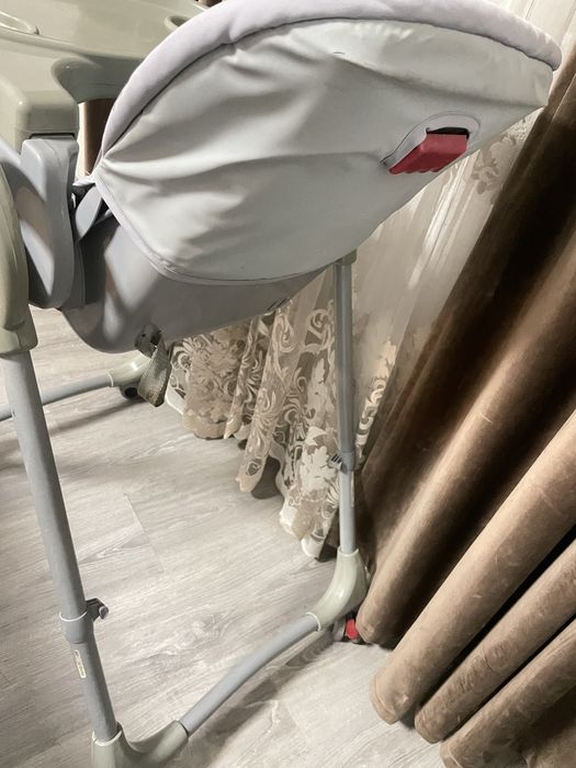 Godaklar ovqatlanish stuli