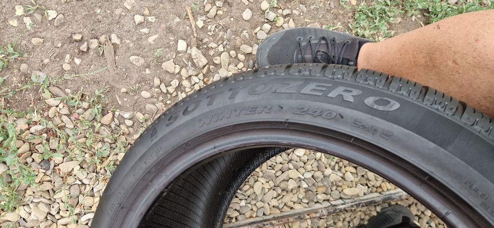 2 Anvelope Pirelli 265 40 R18 M+S