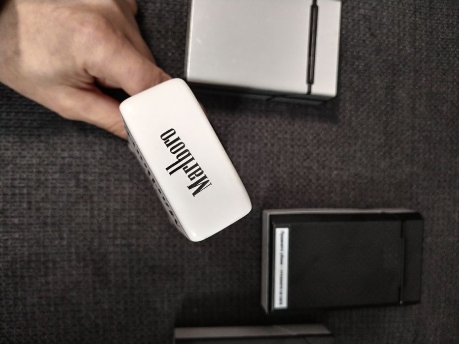 Нов пепелник Marlboro, табакера Davidoff