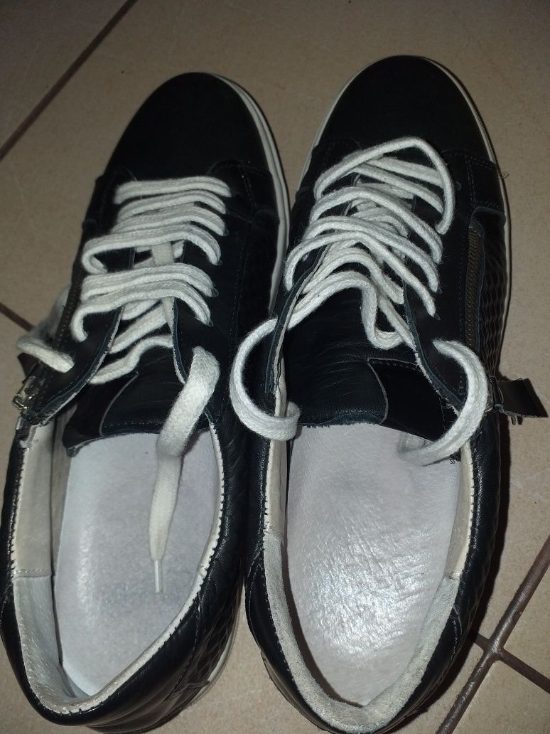 Pantofi piele de culoare neagră
