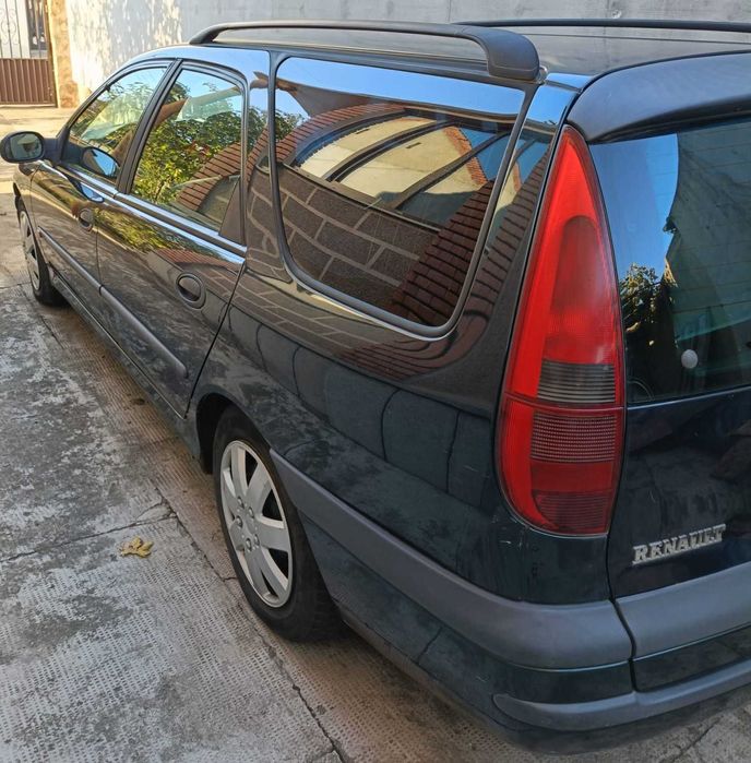 Vând  Renault Laguna 1 Grand Tour