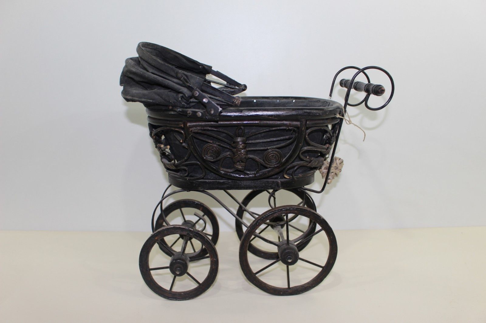 Уникална ретро бебешка количка за кукли. Внос от Франция