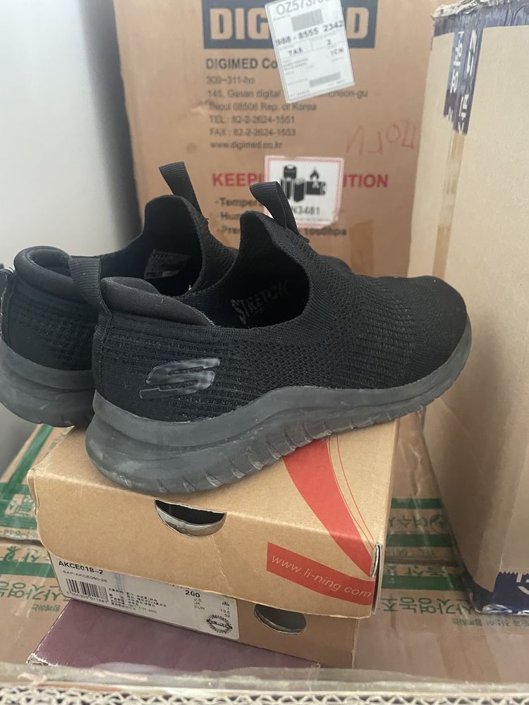 Кроссовки Skechers