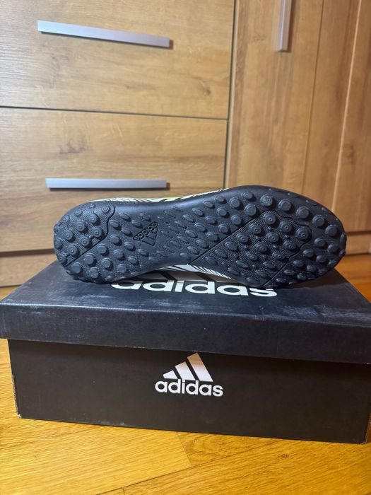 Футболни стоножки adidas