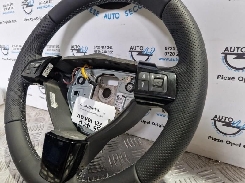 Volan black piano piele perforata reconditionat Opel Zafira B