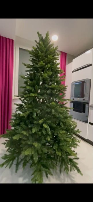 Brad artificial 2,20 m + decorațiuni complete + instalație