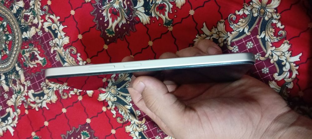 Redmi 15 4G karopka va dakumentlar bor