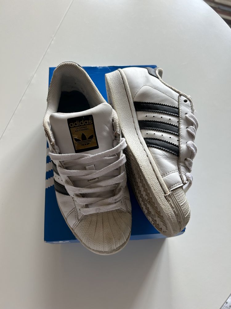 Superstar j adidași originals a