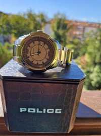 Часовник Police с метална верижка