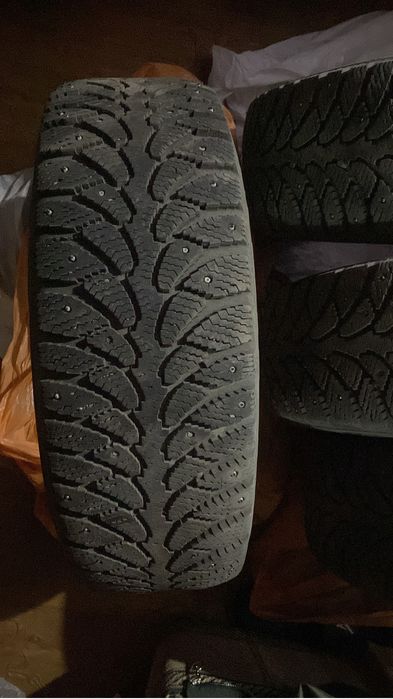 Резина зимняя с шипами 205/65/15 r15