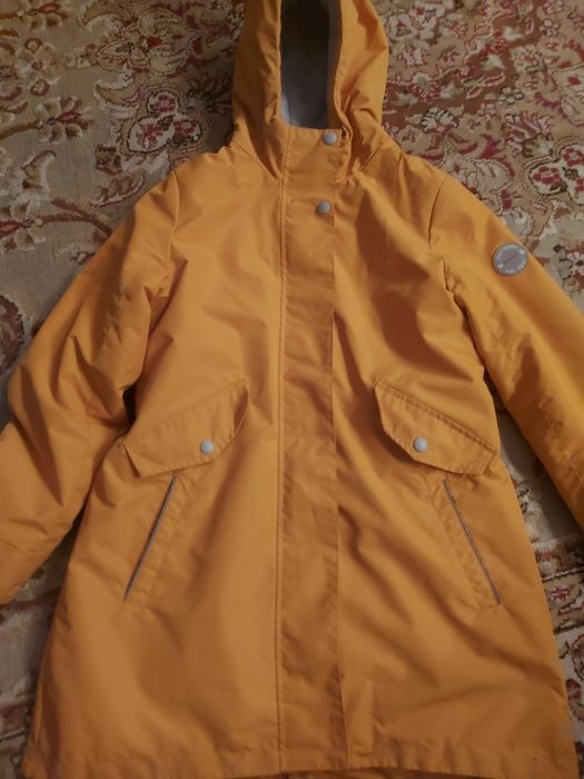 Продам куртку б/у в отличном состоянии.