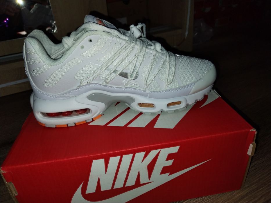 Nike tn utility albi marimea 36,37,38,39,40