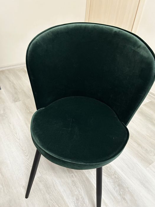Луксозен велурен стол - тъмно зелен
