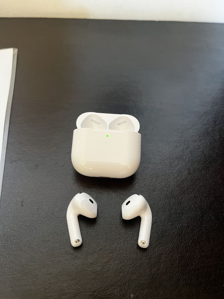 AirPods 4 ANC