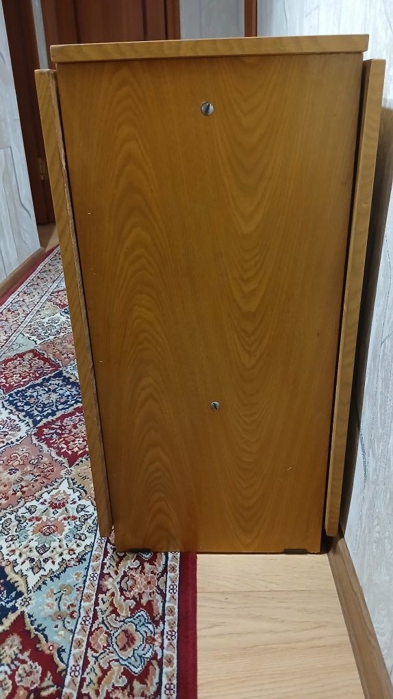 Продаётся стол тумба