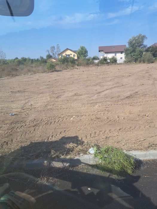 Teren intravilan de vanzare 1941 mp sau 4 loturi de 500 mp, Bragadiru