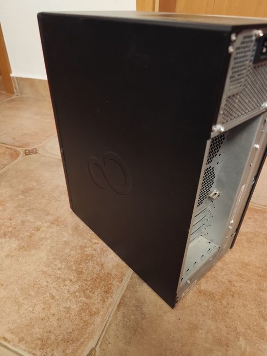 Vand desktop Fujitsu