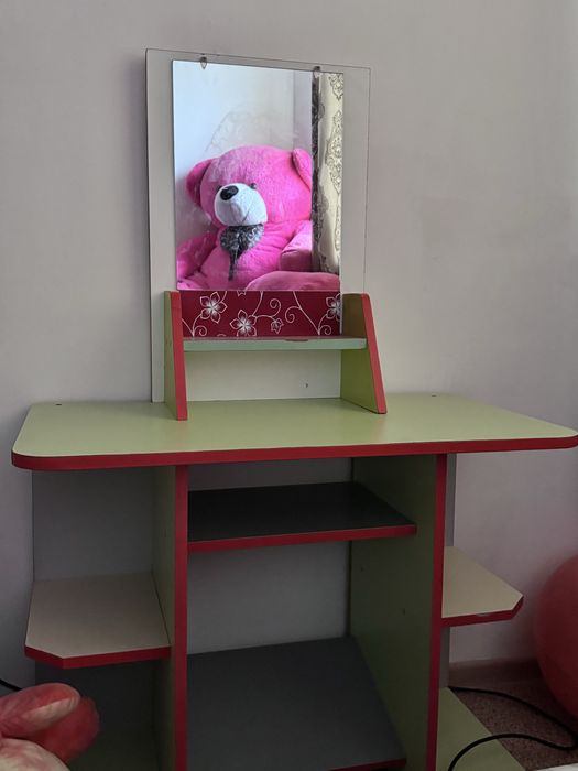 Кыздарга арналган столик сост оте жаксы прочный