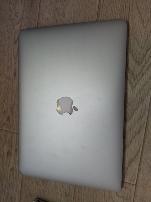Продам MacBook Air 13-inch встроенная память 8 ГБ + накопитель 128ГБ