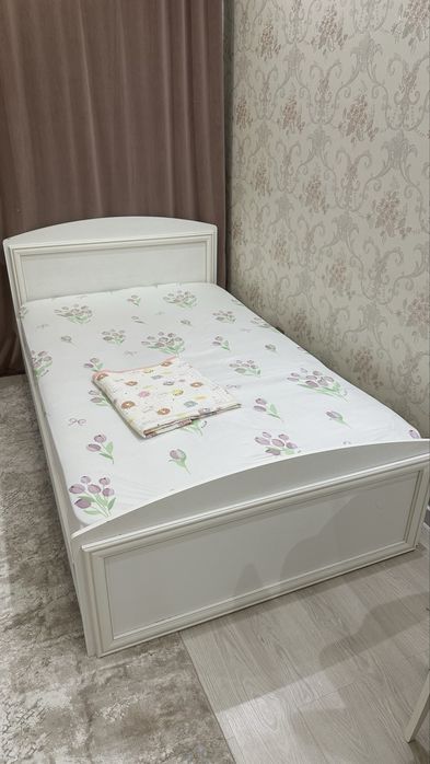кровать для спальной