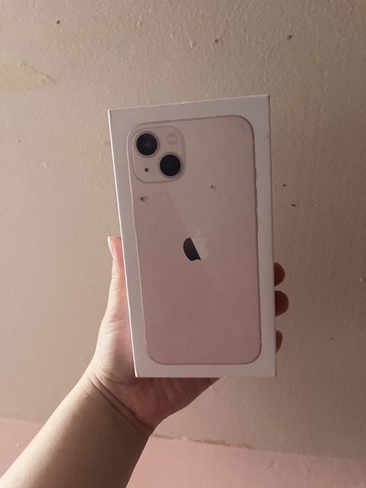 Айфон  13    розовый