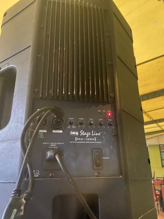 Sistem audio compus din 2 boxe cu trepied si mixer