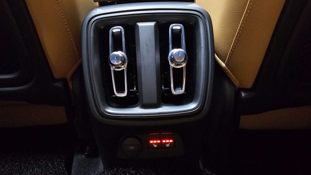 Volvo XC40 B4 Inscription   26