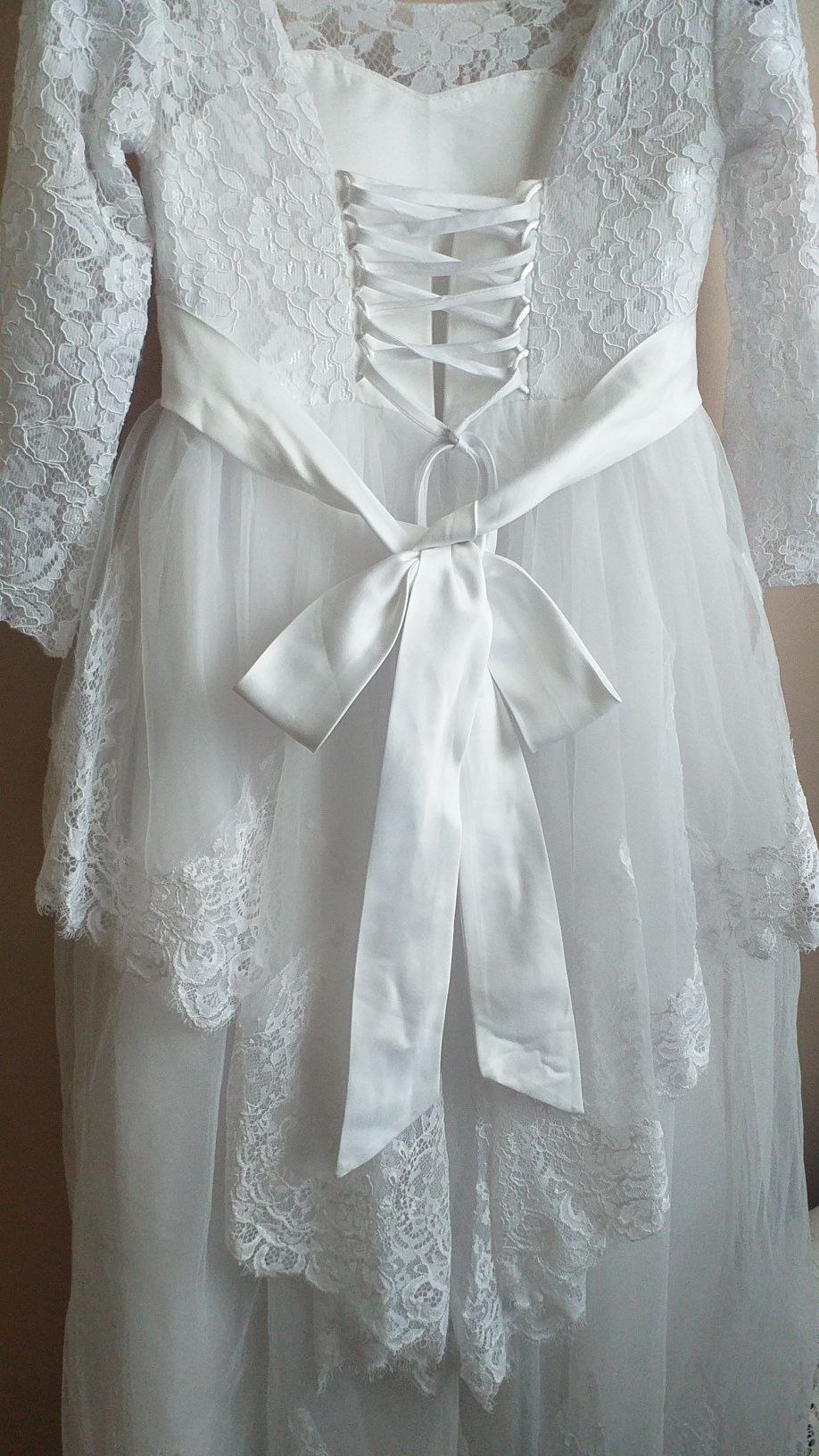 Vand rochie elegantă, talia 10(134-140cm)