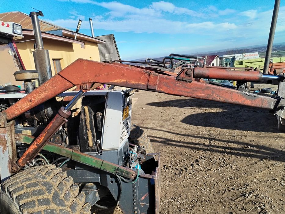 Încărcător frontal vând - schimb