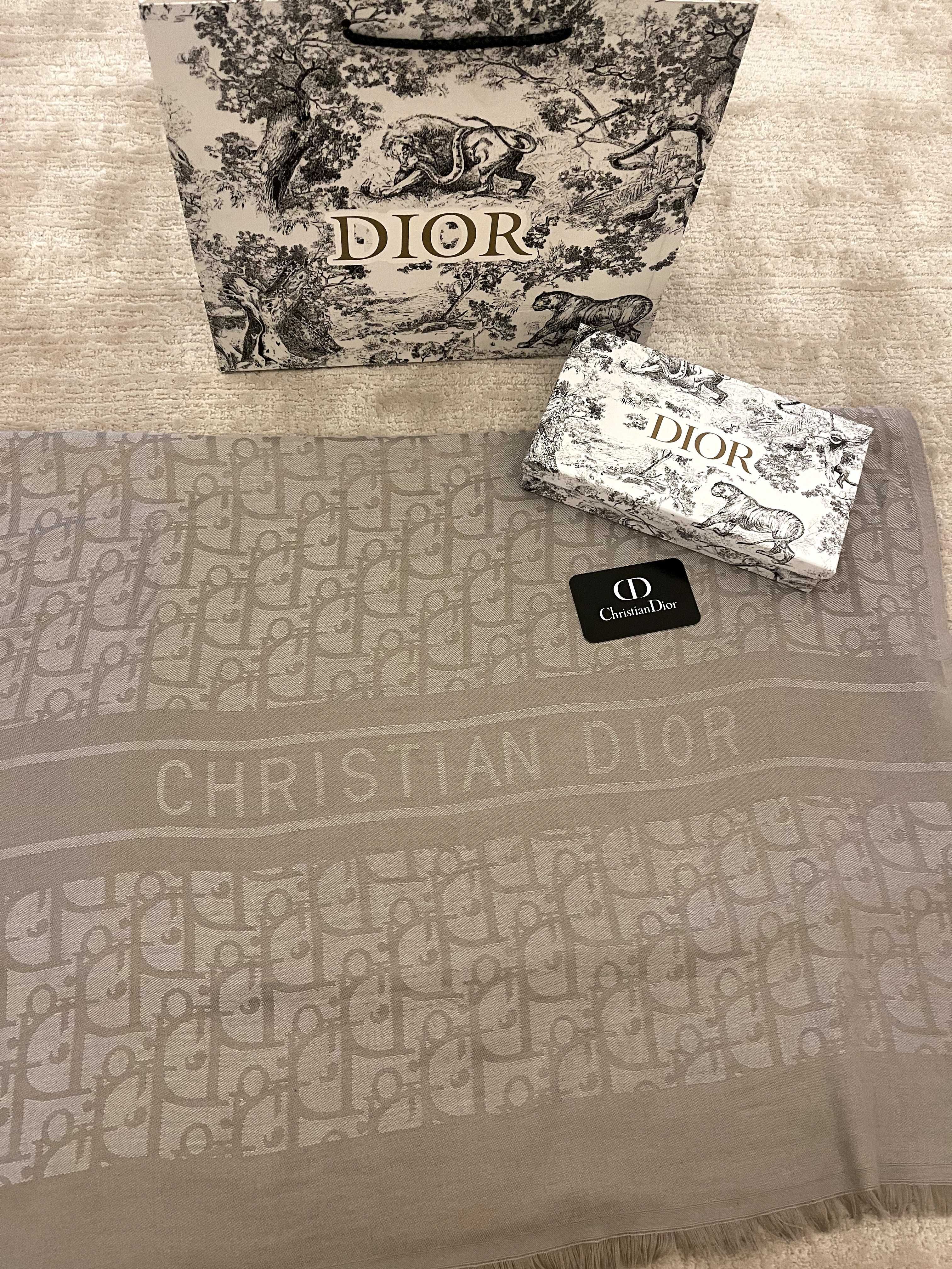 Eșarfa Christian Dior Paris