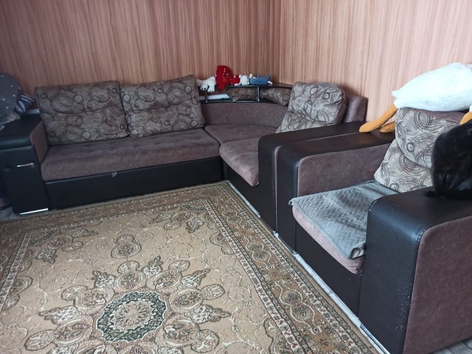 Продам диван угловой