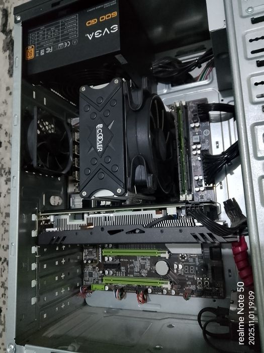 Компютер игровой и монитор O'yin uchun kompyuter