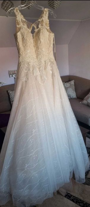 ROCHIE DE MIREASA - noua cu eticheta
