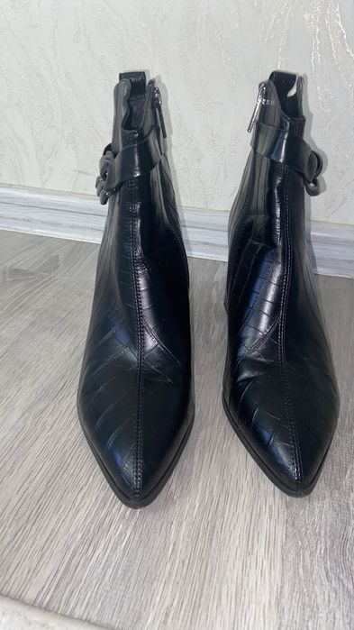 Продается ботильоны б/у