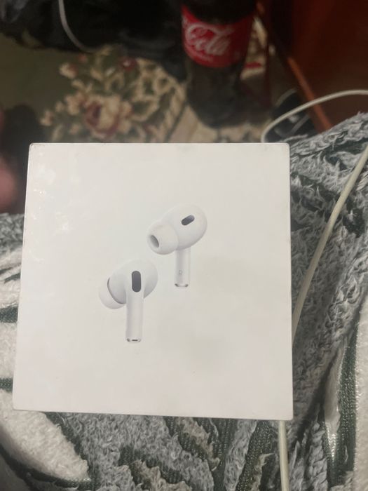AirPods Pro (2nd generation) with MagSafe charging Case