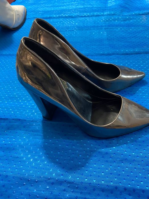 Tufli lobuten qizlar uchun