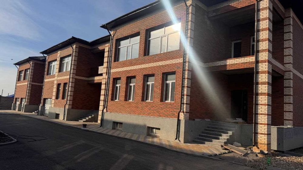 Продается 5-комн квартира мкрн Кунгей